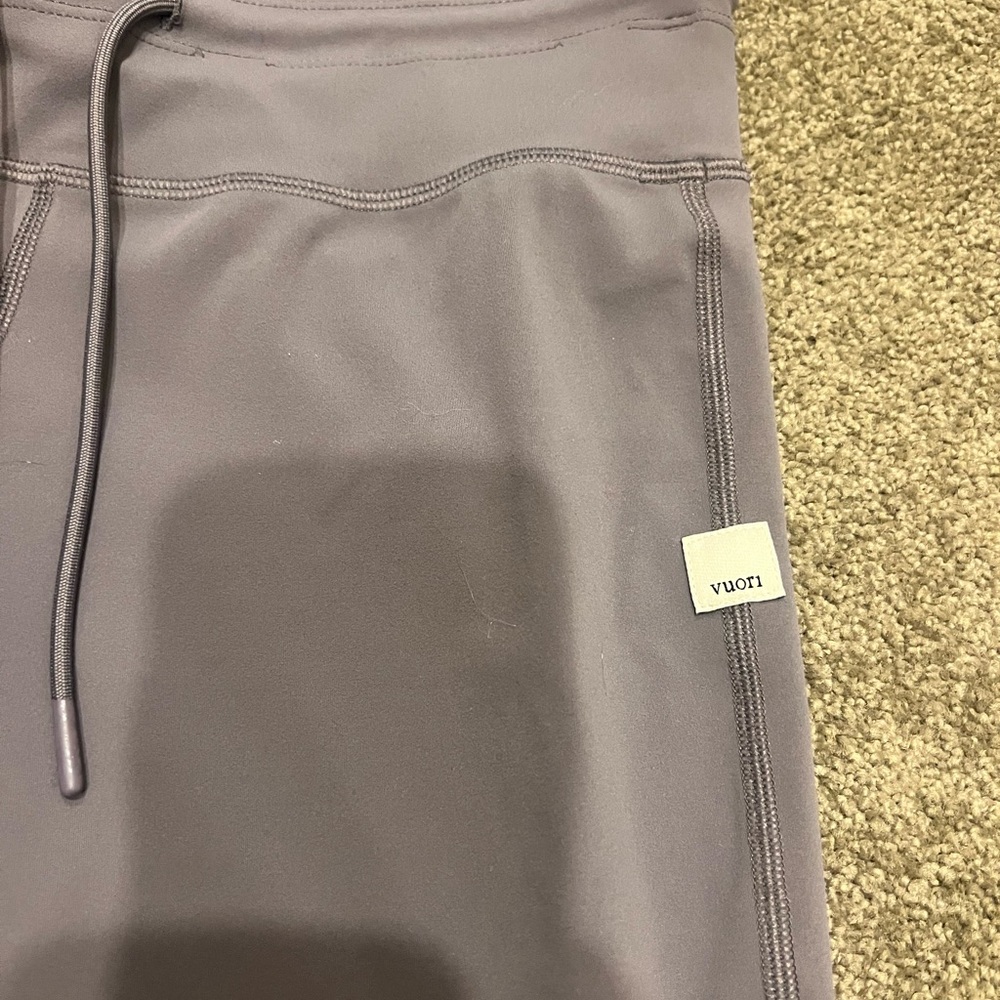 Vuori leggings. Size medium. - Picture 2 of 3